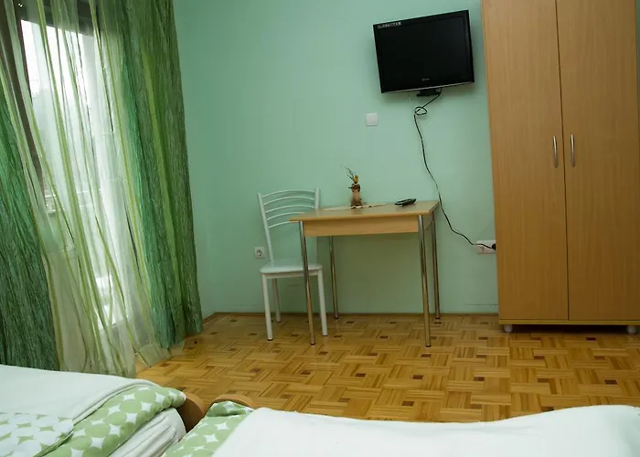 Guest house Pri Treh Lipah 2*