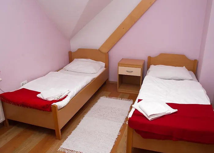 Guest house Pri Treh Lipah 2*